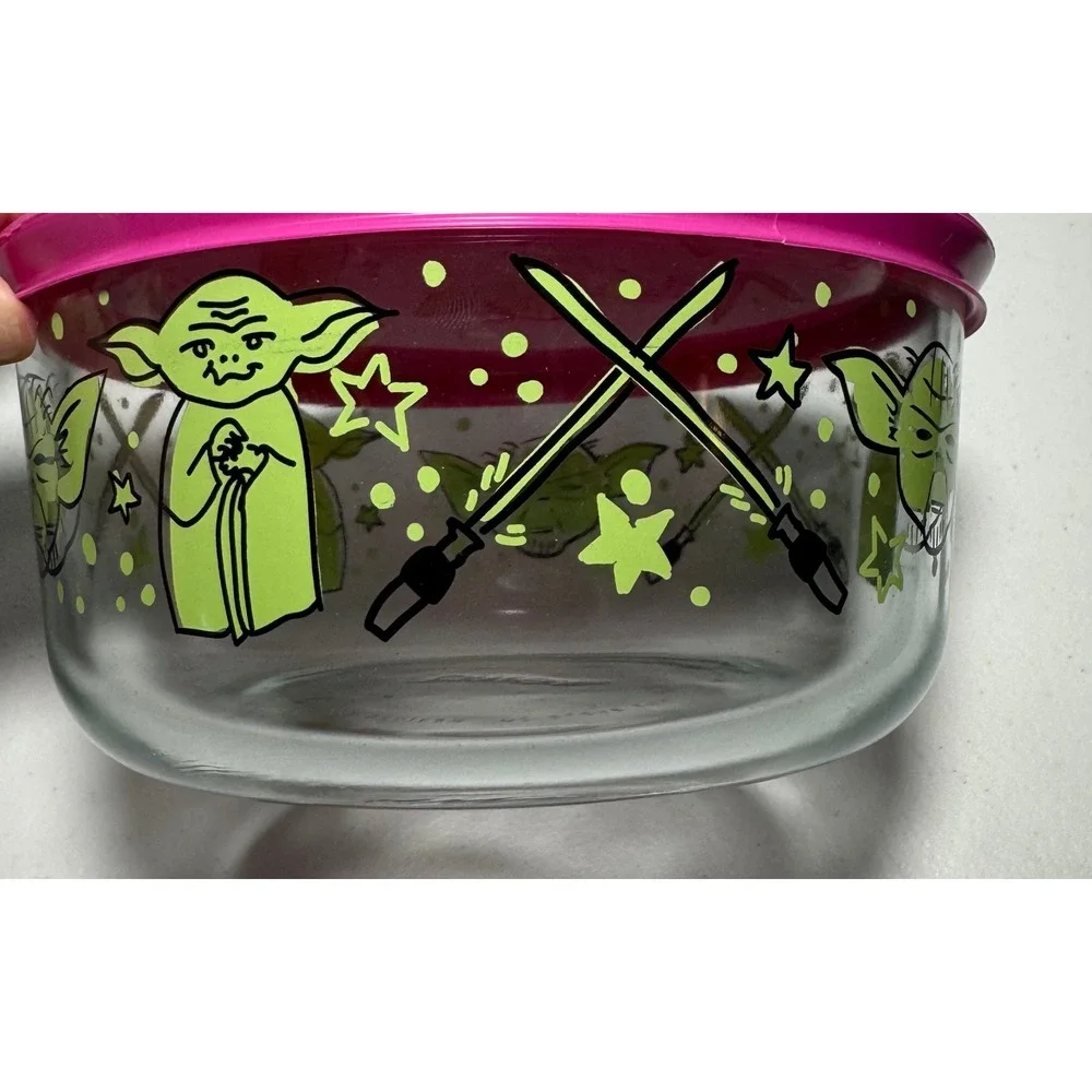 Pyrex Star Wars Yoda Glass Food Storage Container 4 Cup Round Pink Lid NEW